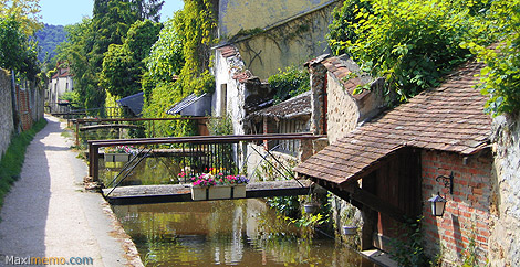 The walk small bridges in Chevreuse